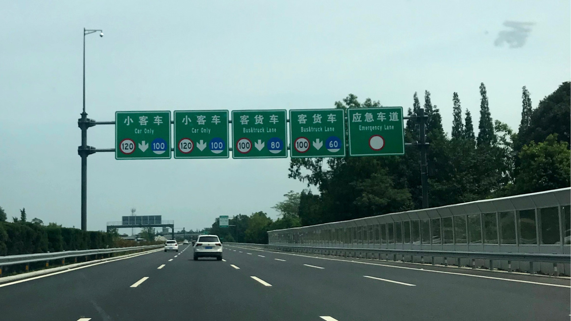 成都道路標識牌桿批發廠家哪有