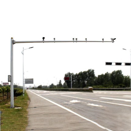 菲尼特道路監控桿